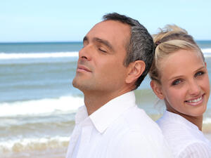 10 تصرفات تدل على أن زوجك عاشق لكِ 10 تصرفات تدل على أن زوجك عاشق لكِ