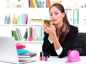5 نصائح للحصول على مكياج ملائم لأجواء العمل