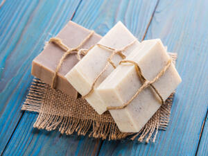 يعتبر وجود الصابون شيءٍ أساسيّ في كلّ منزل يعتبر وجود الصابون شيءٍ أساسيّ في كلّ منزل