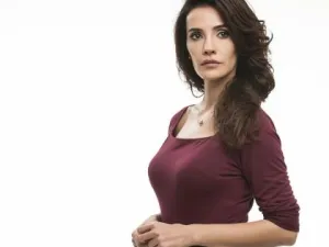 الفنانة التركية الشهيرة سونجول أودن 