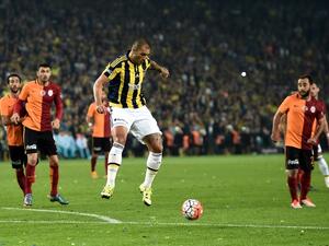 The Galatasaray v Fenerbahce derby has been cancelled due to planned terror attack 
