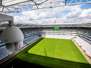 A photo taken on August 28, 2017 shows a security camera installed at roof level of the Kaliningrad Stadium in Kaliningrad. Kaliningrad Stadium will host several games of the FIFA World Cup 2018.
Mladen ANTONOV / AFP
