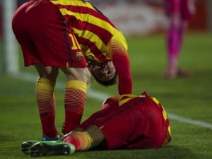 ميسي يتفقد حال نيمار بعد تعرضه للإصابة