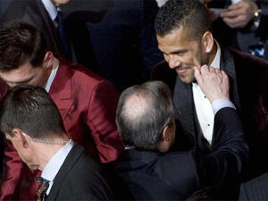 بيريز يمازح ألفيش