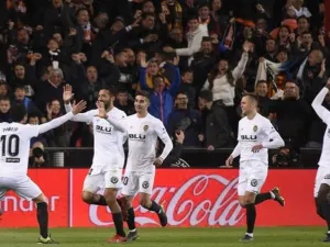 فالنسيا يلحق بريال مدريد خسارة مؤثرة