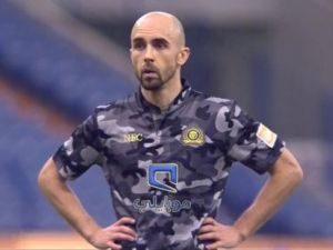 هدف أدريان لم يكن كافياً لإنقاذ النصر حامل اللقب من خسارة جديدة