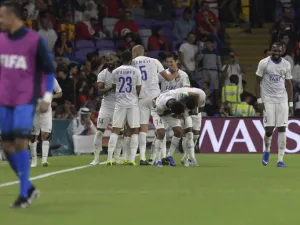 العين يضرب موعداً مع ريفر بلايت في نصف النهائي