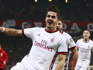 سيلفا يحتفل بهدفه