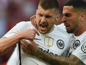 فرانكفورت يحرم هاينكيس من تتويج أخير مع بايرن ميونيخ