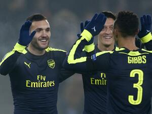 لاعبو آرسنال يحتفلون بأحد الأهدف