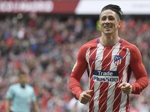 المخضرم توريس يحتفل بهدفه