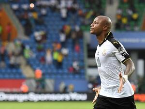 آيوو يحتفل بهدفه