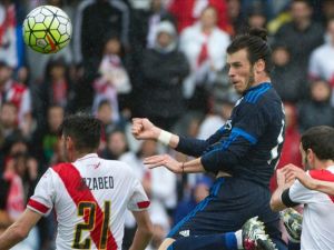 بايل يقود ريال مدريد للفوز في غياب كريستيانو رونالدو