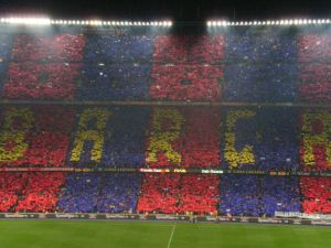 لقطة لمشجعي برشلونة في ملعب كامب ناو