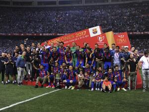 لاعبو برشلونة يحتفلون باللقب