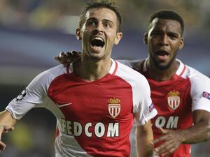 سيلفا يحتفل بهدفه