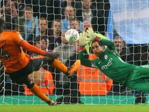 تألق برافو يمنح مانشستر سيتي بطاقة العبور