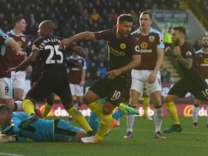 أغويرو يقود سيتي للفوز