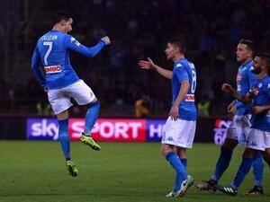 كاييخون (يسار) يقود نابولي لفوز ساحق