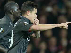 كوتينيو يحتفل بهدف التعادل