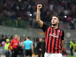 كوتروني يحتفل بهدفه