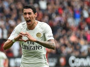 دي ماريا يحتفل بهدفه