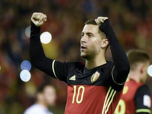 إيدين هازارد يحتفل خلال المباراة