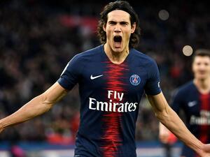 كافاني يحتفل بهدفه