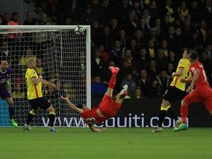 تشان يسدد الركلة المقصية مسجلاً هدف فوز ليفربول