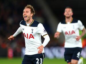 إيريكسين يحتفل بهدفه الحاسم