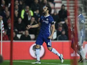 فابريغاس يحتفل بهدفه