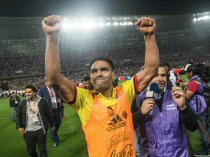 فالكاو يحتفل بتأهل منتخب كولومبيا لمونديال روسيا 2018
