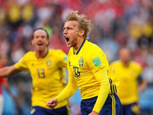 فورسبيرغ يحتفل بهدفه