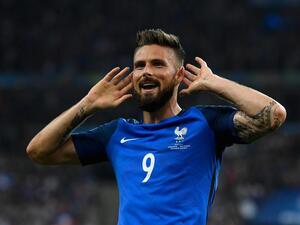 جيرو يقود فرنسا لنصف النهائي