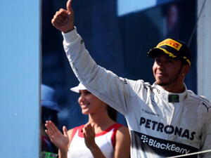Hamilton wins Chinese Grand Prix