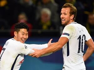 كاين وهيونغ مين يحتفلان بالهدف الثاني