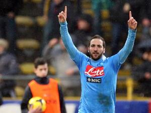 هيغواين يحتفل بهدفه