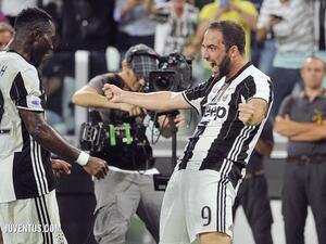 هيغواين يحتفل بهدفه