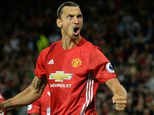 إبراهيموفيتش يحتفل بهدفه