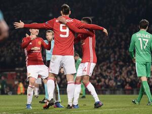 إبراهيموفيتش يسجل أول هاتريك له مع يونايتد