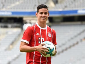 خاميس خلال تقديمه الرسمي