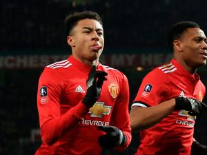 لينغارد يحتفل بهدفه