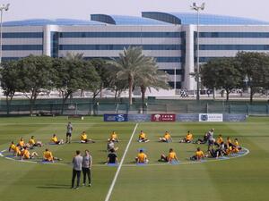 Juventus players attend a training session in Doha on December 21, 2016, two days before the Italian Super Cup final football match between Juventus and AC Milan in the Qatari capital.
KARIM JAAFAR / AFP