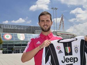 بيانيتش يرفع قميص يوفنتوس