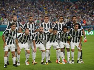 فريق يوفنتوس الذي خاض الشوط الأول من المباراة