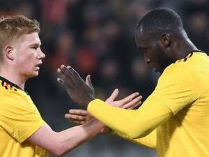 لوكاكو ودي بروينه خلال المباراة