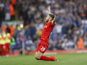 لالانا يحتفل بهدفه