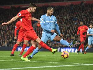 لالانا يقود الريدز للفوز