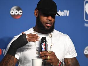 NBA star receives kudos from Melania, Michael Jordan
