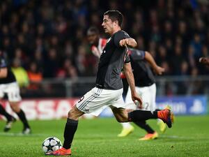 ليفاندوفسكي يسجل هدف بايرن الأول من ركلة جزاء